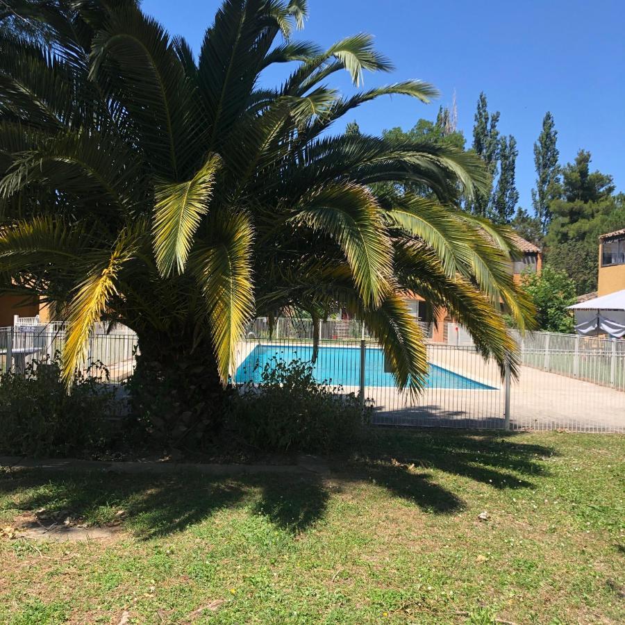 Appartement Village 9 En Residence De Vacances En Camargue Arles Exterior foto