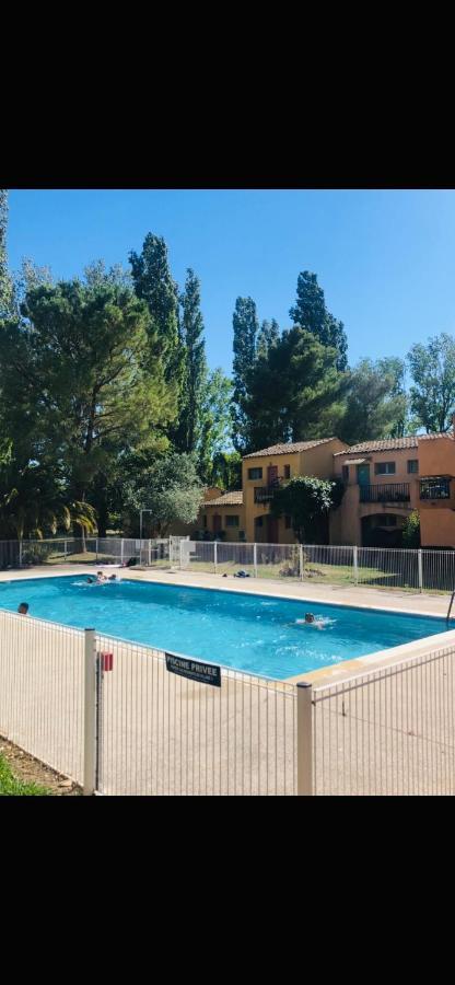 Appartement Village 9 En Residence De Vacances En Camargue Arles Exterior foto
